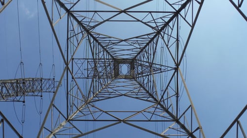 10 tapaa hyödyntää dataa ja tekoälyä jakeluverkkoyhtiöissä