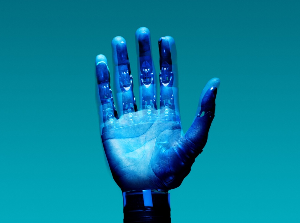 artificial-inteligence-hand-1